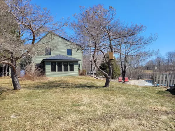 Vassalboro, ME 04989,375 Priest Hill RD