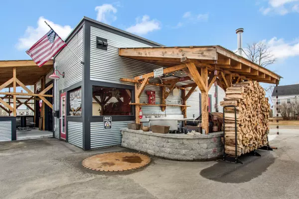 Thomaston, ME 04861,118 Main ST