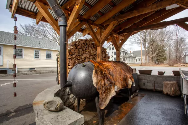 Thomaston, ME 04861,118 Main ST