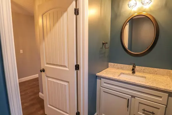 Hermon, ME 04401,70 Nye LN