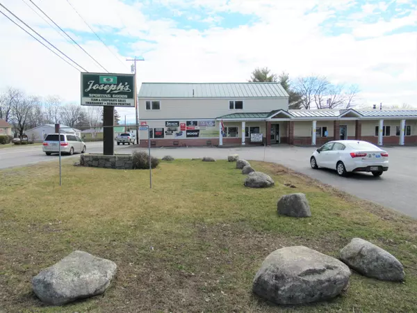 Waterville, ME 04901,146 Kennedy Memorial DR