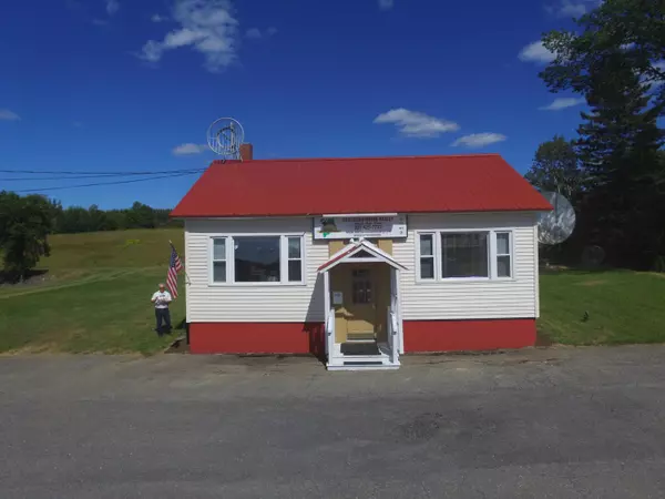 28 Houlton RD, Presque Isle, ME 04769