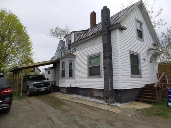 14 Moor ST, Waterville, ME 04901