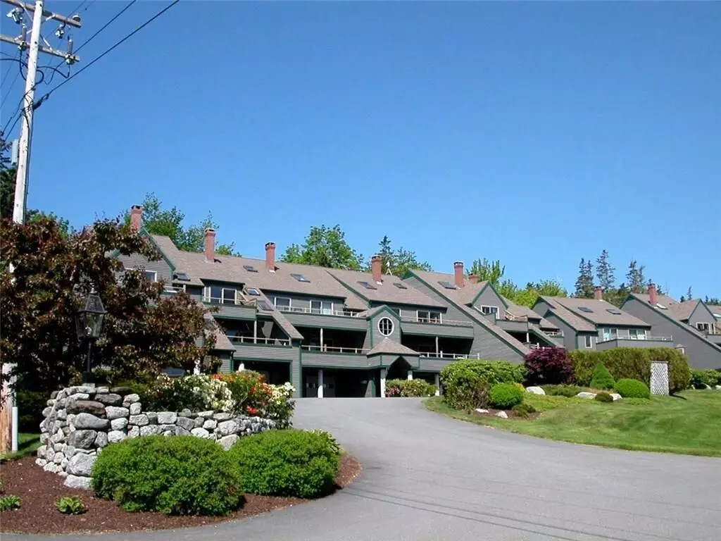 Southwest Harbor, ME 04679,10 Robinson LN #18