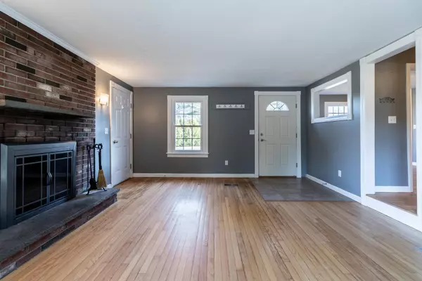 Lyman, ME 04002,40 Tibbetts LN