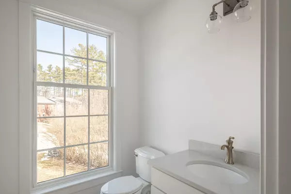 Yarmouth, ME 04096,153 Main ST #5