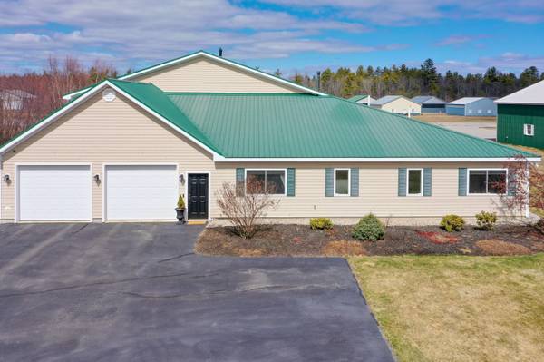 7 Evergreen CIR, Limington, ME 04049