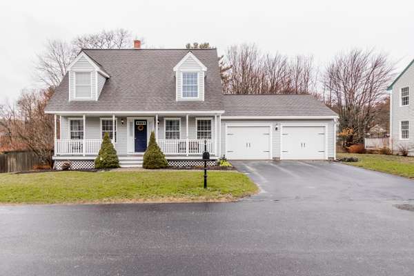 4 Copley Woods CIR, Portland, ME 04103