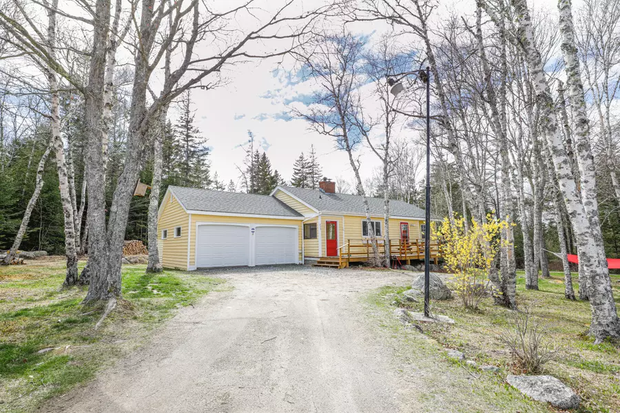 259 Flye Point RD, Brooklin, ME 04616