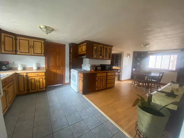 Pittston, ME 04345,689 Whitefield RD