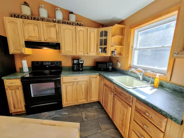 Mount Vernon, ME 04352,623 Church RD