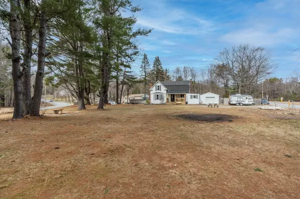 Topsham, ME 04086,121 Whitehouse Crossing RD