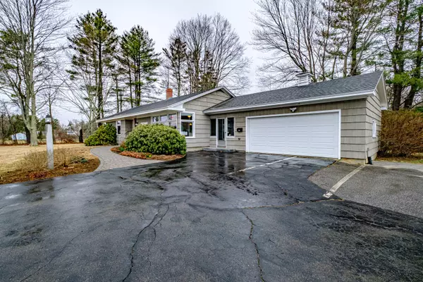 Gorham, ME 04038,690 Main ST