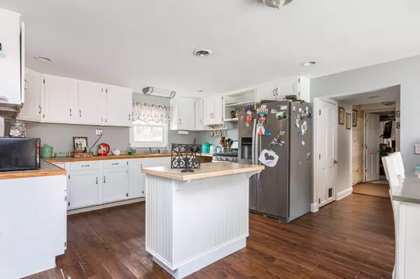 New Gloucester, ME 04260,446 Intervale RD