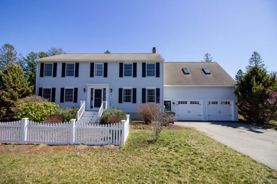 5 Patterson DR, Kennebunk, ME 04043