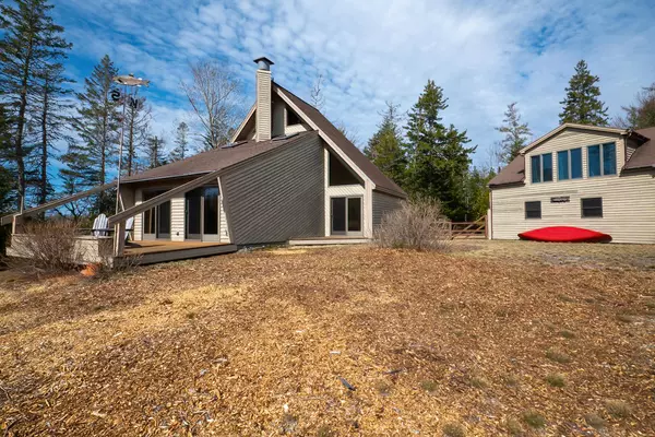 Lamoine, ME 04605,91 Meadow Point RD