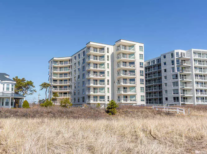 219 Grand AVE E #2D, Old Orchard Beach, ME 04064