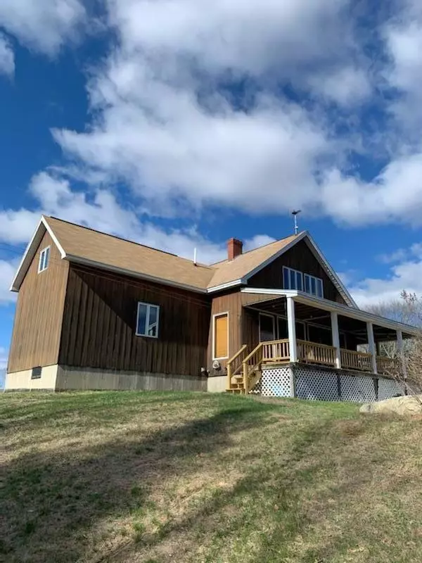 126 Thayer RD, Whitefield, ME 04353