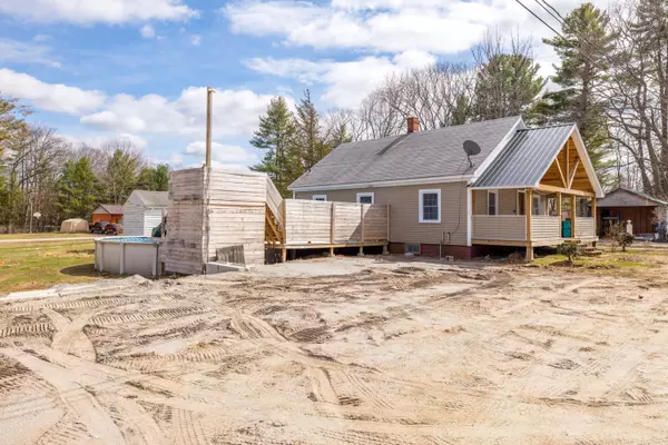 27 Grove ST, Lisbon, ME 04252