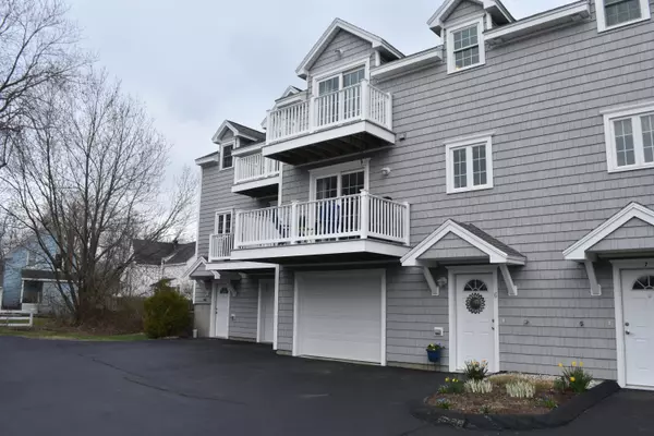 25 Henley ST #6, South Portland, ME 04106