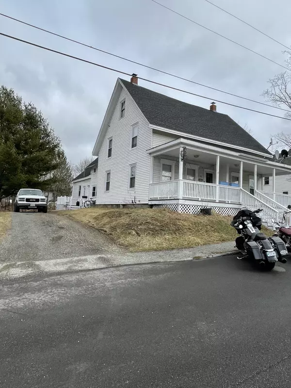 Gardiner, ME 04345,18 Oak ST