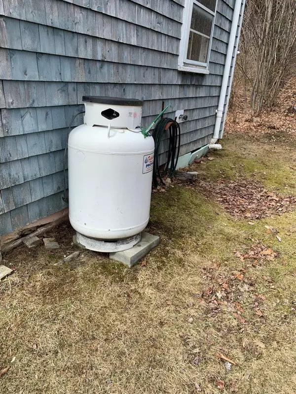 Saco, ME 04072,40 Burnham RD