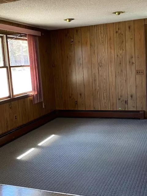 Topsham, ME 04086,8 Oak ST