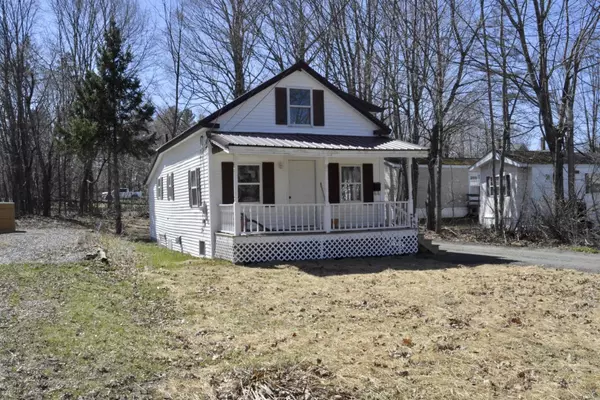 Newport, ME 04953,46 Shaw ST