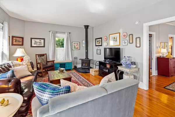 Thomaston, ME 04861,42 Thatcher ST