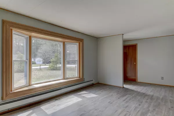 Fryeburg, ME 04037,40 Woodland ST
