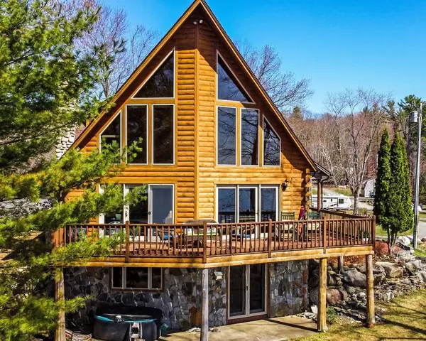 76 Poppy LN, Sidney, ME 04330