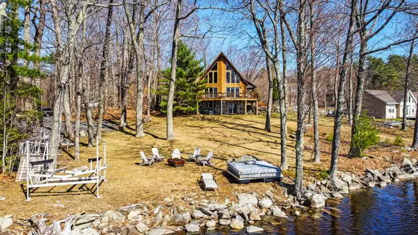 Sidney, ME 04330,76 Poppy LN