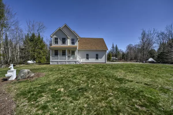 100 Libby LN, West Gardiner, ME 04345