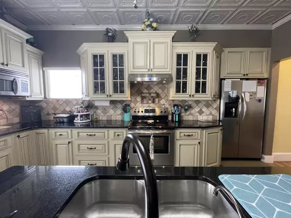 Presque Isle, ME 04769,22 Park ST