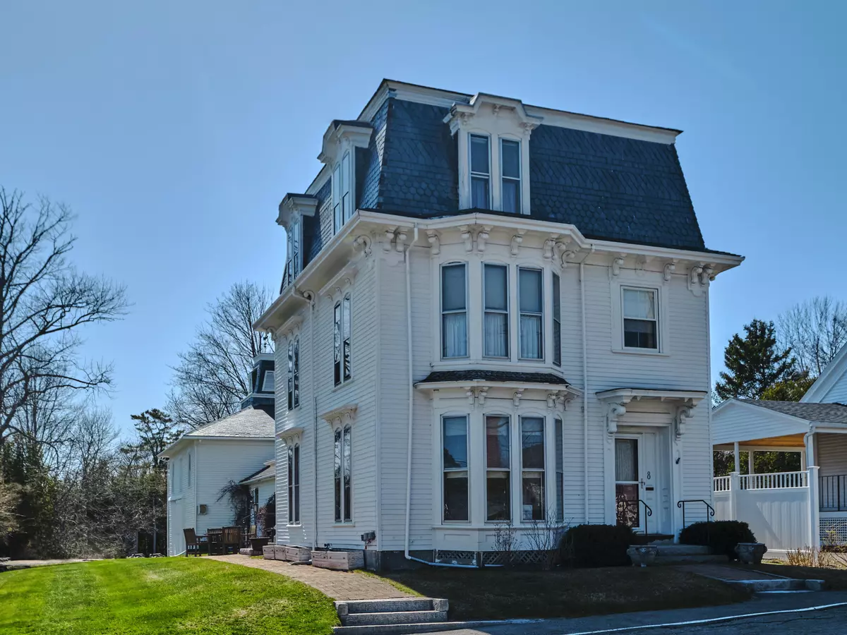 Camden, ME 04843,8 Mountain ST