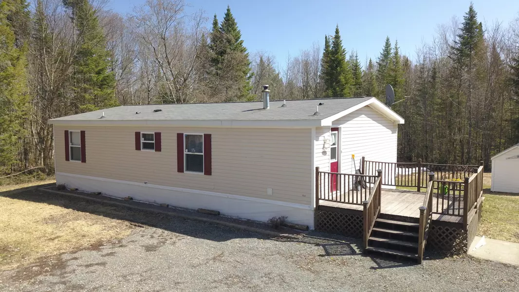 44 Haynes RD, Castle Hill, ME 04757