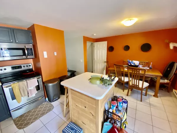 Orono, ME 04473,1 Colburn DR #20