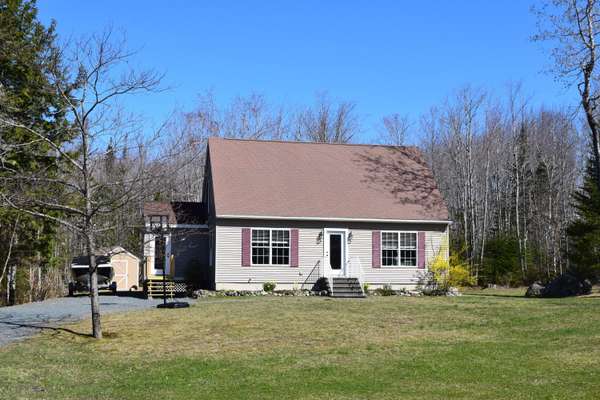 25 Addie RD, Ellsworth, ME 04605