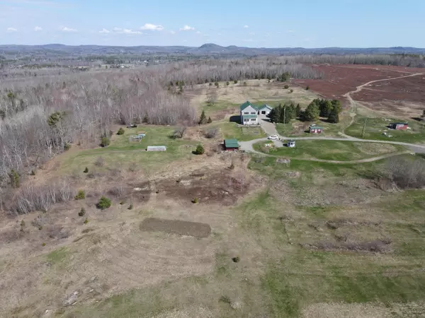 30 Lane DR, Frankfort, ME 04438