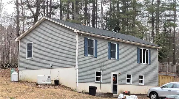 43 Sodom RD, Hebron, ME 04238