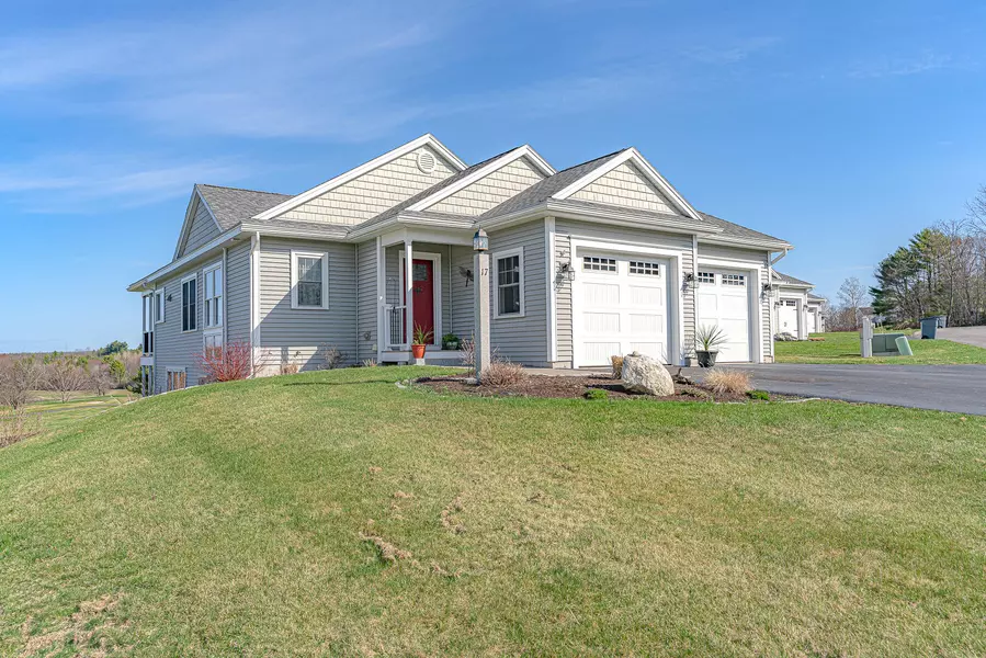 17 Callaway DR #17, Gray, ME 04039