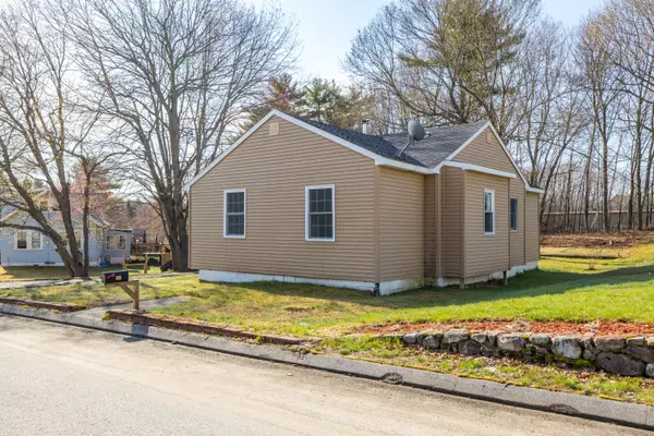 Auburn, ME 04210,214 Bradman ST