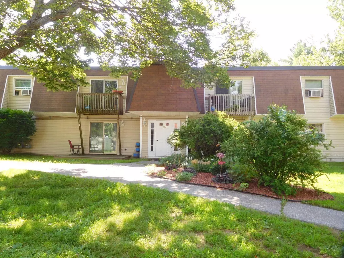 Lewiston, ME 04240,193 Russell ST #15
