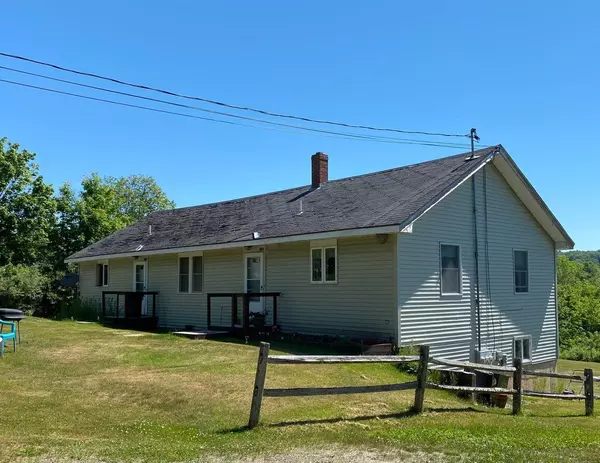 16 Bremen RD, Waldoboro, ME 04572