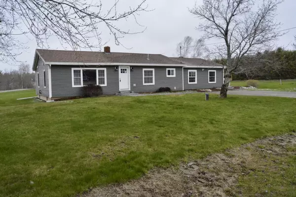 280 Meadow RD, Hampden, ME 04444