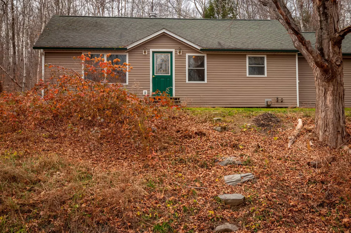 Saint Albans, ME 04971,68 Finson RD