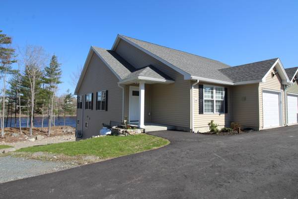 58 River Village DR #58, Milford, ME 04461