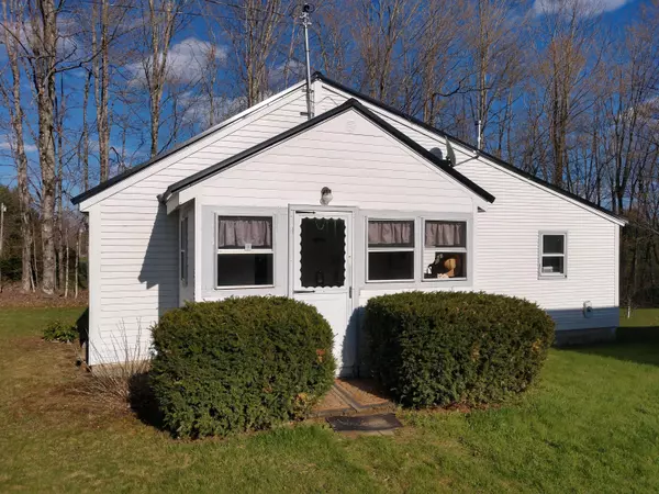 Newport, ME 04953,845 Mullen RD