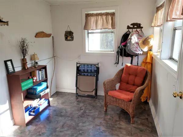 Newport, ME 04953,845 Mullen RD