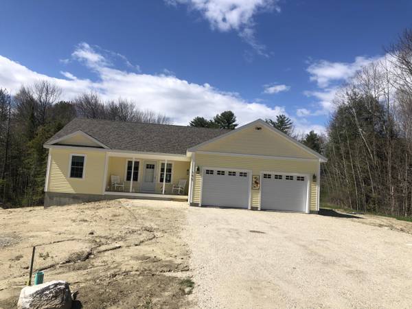 145 Harvest Hill LN, Auburn, ME 04210